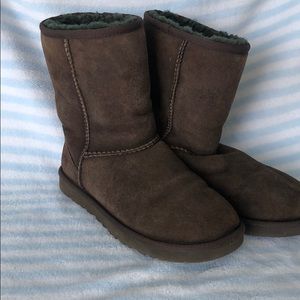 Ugh classic brown boot